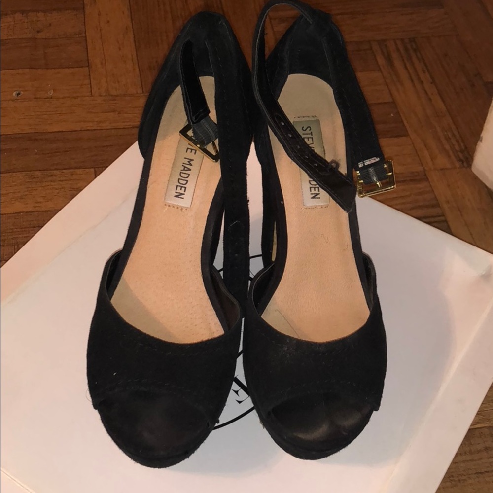 Grettta Black Suede heels!!